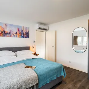 Urban Island I Riverside Apartman